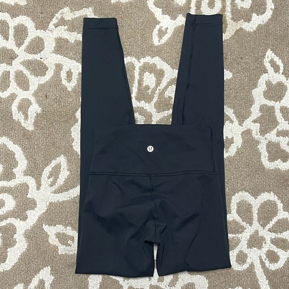 Lululemon - Picture 2 of 4